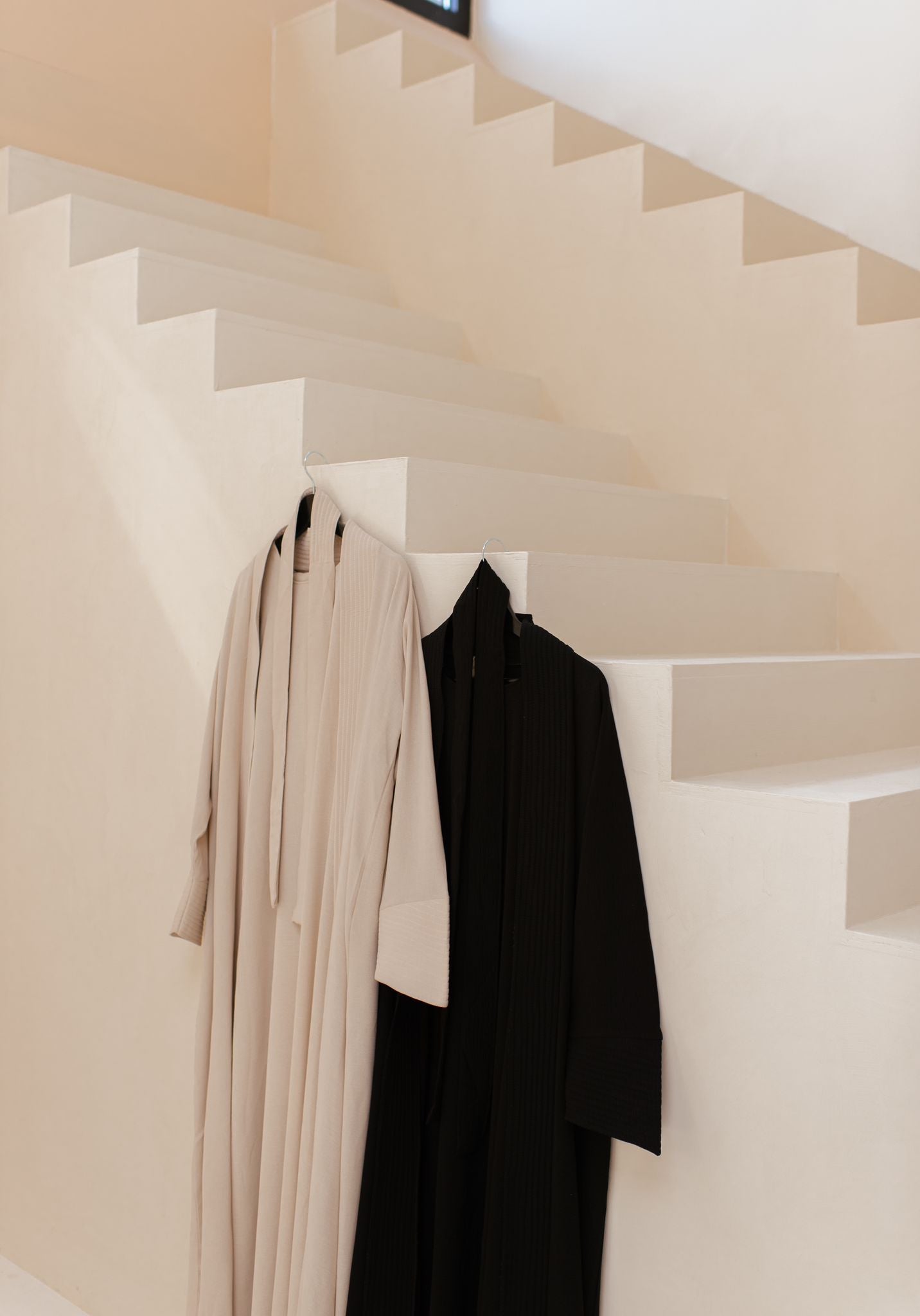 Abaya de base
