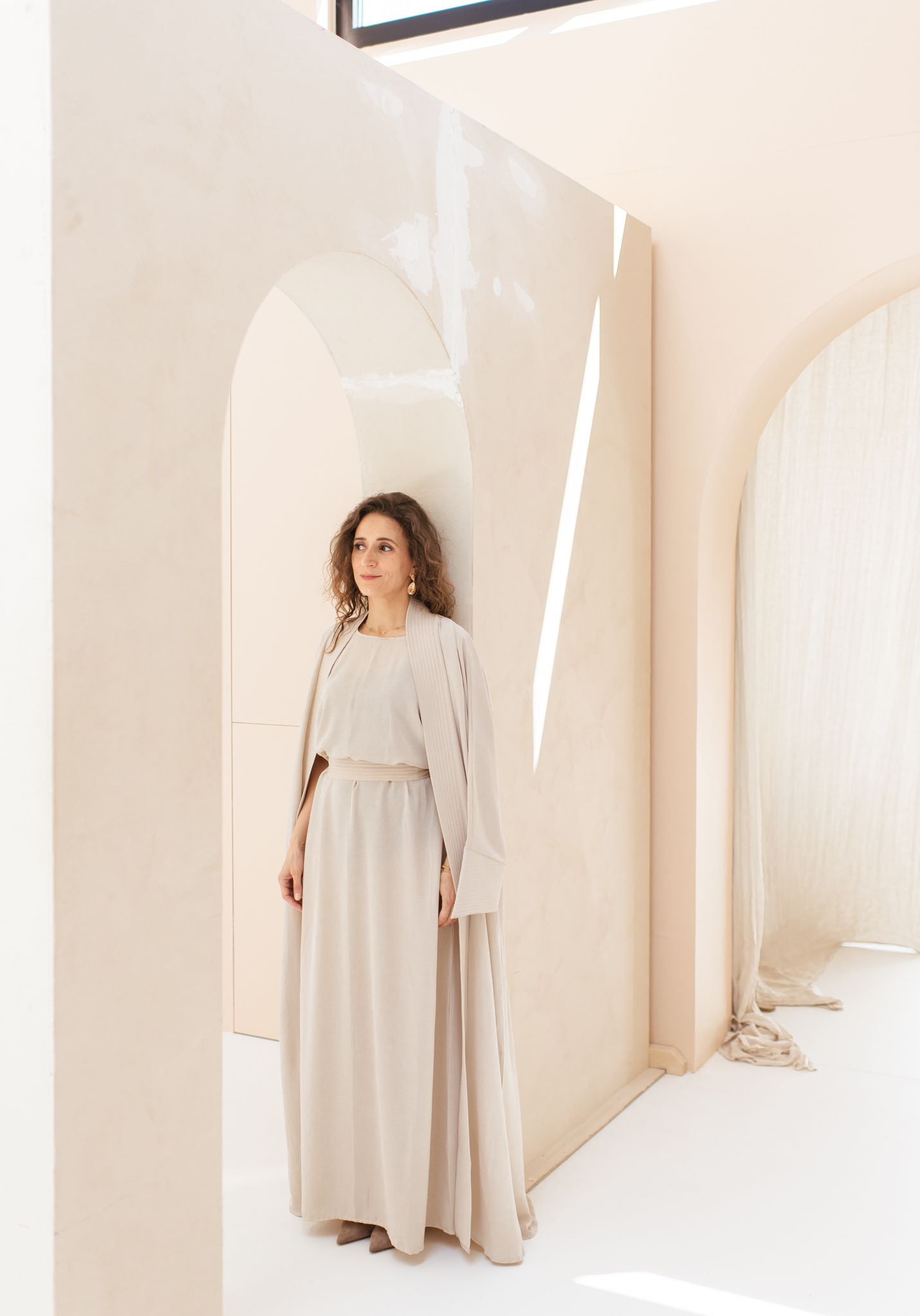Abaya de base
