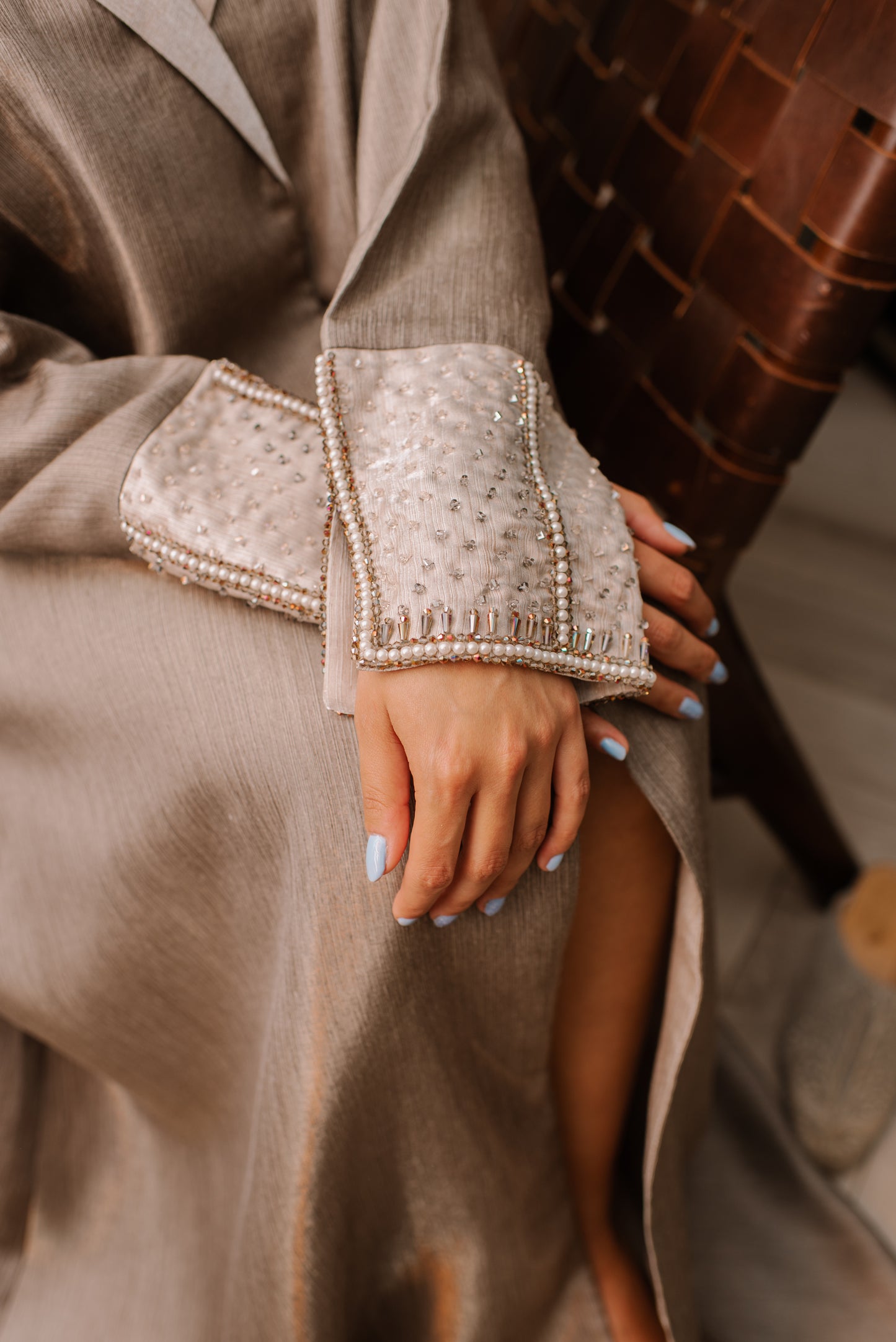 Abaya en organza travaillée à la main